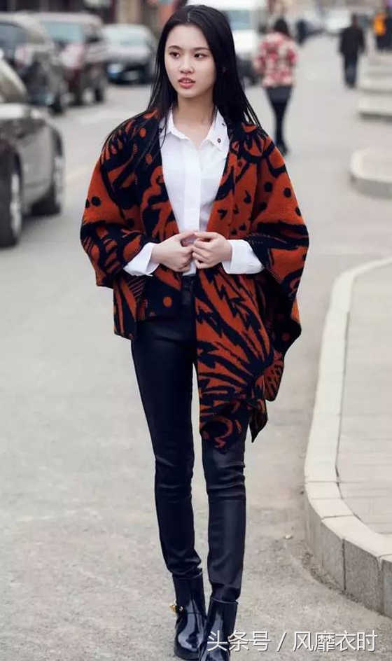 一年四季可以搭的披肩,超简单的减龄披肩