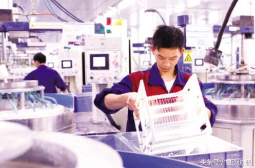 蓝思科技玻璃基板,蓝思科技生产大块玻璃