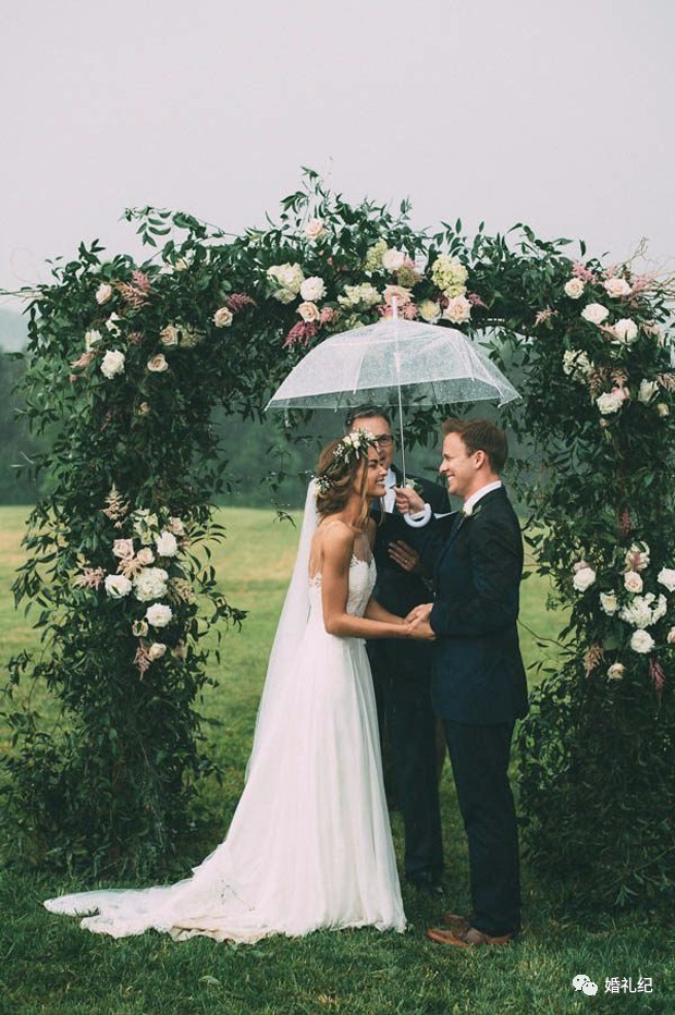 户外婚礼下雨文案怎么写,草坪婚礼遇到下雨怎么办