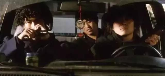 性无能,被劈腿,对着大海撸啊撸,廖凡因女友劈腿裸奔后开枪自杀