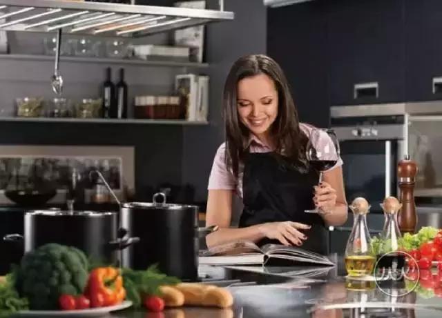 会喝酒的女人是怎样的女人,能喝酒的女人是什么样的人