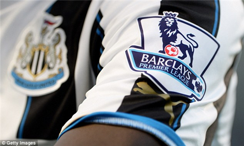 驻英记者王懿偲:植绒,胶印,英超球衣号码演变史