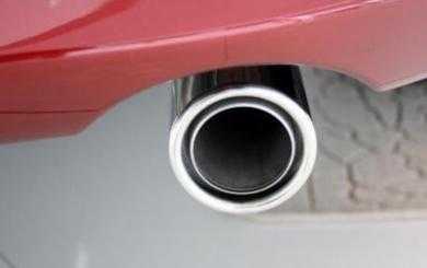 汽车排气管滴水但是尾气臭,汽车排气管滴水有突突声