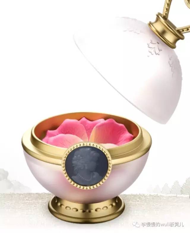 兰蔻玫瑰高光抢不到，我自己做了个花瓣腮红过过瘾