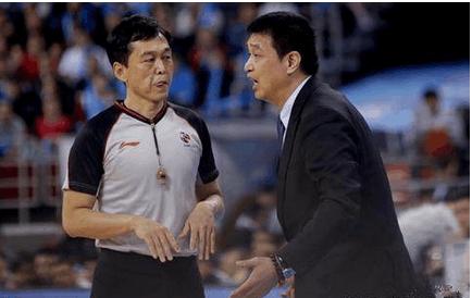 亮瞎眼！5年前CBA主场哨有多恐怖？我们的联赛在进步