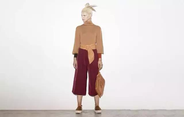 她又会穿又爱做白日梦，我觉得很可爱