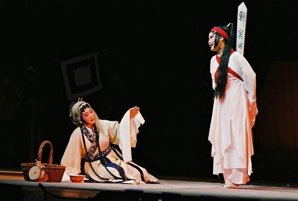 《窦娥冤》里窦娥为什么要发三桩誓言，背后隐藏着什么？