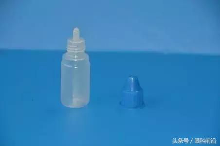 眼药水直接滴眼球上毁眼睛,眼药水为什么不能滴在黑眼球上