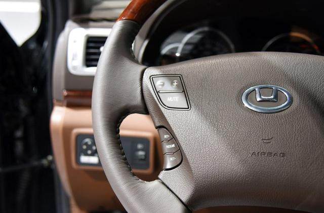 这款6万多起的suv加长又增配,这款suv性价比超高外形小巧精致