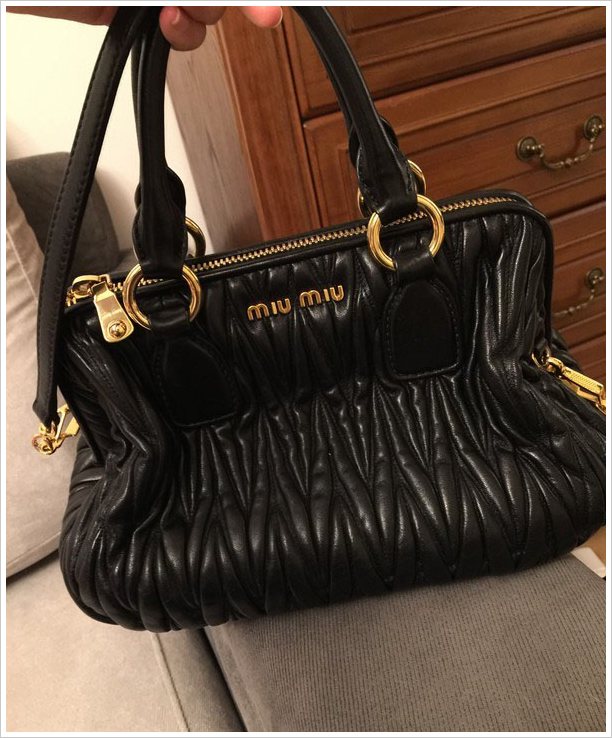 富家千金德法美加4国疯狂购物，只买了PRADA15只包，请网友们鉴定