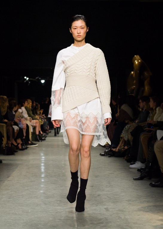 全智贤宋慧乔御姐风,韩国女星全智贤霸气