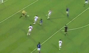 他是最佳九号半、以一己之力带队进世界杯决赛却踢飞点球憾失冠军