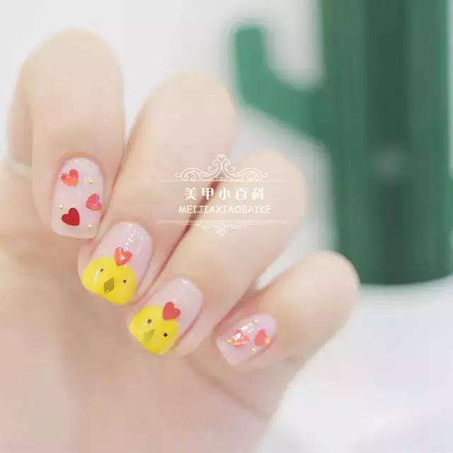 春天美甲2020显白小雏菊,春日小清新粉色系美甲