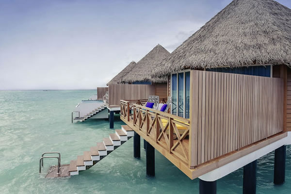 马尔代夫美居岛旅游,体验马尔代夫水屋