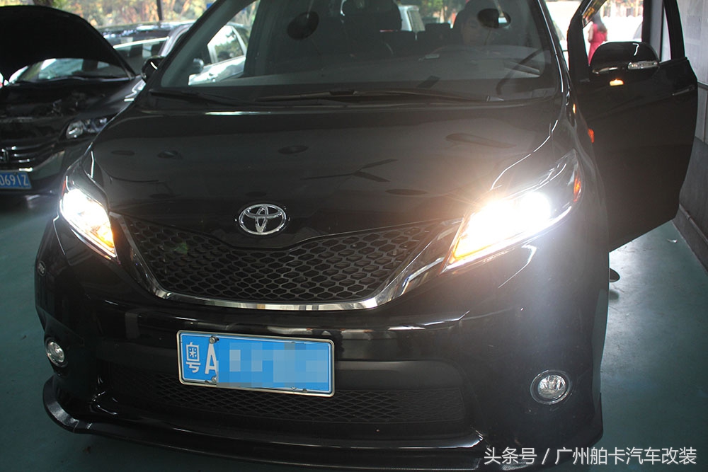 丰田旧塞纳sienna改装,丰田塞纳改雷克萨斯大灯