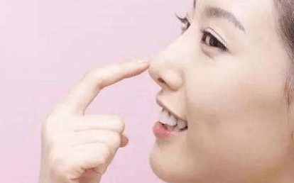 怎么按摩可缩小鼻头,鼻头肥大怎么按摩变小