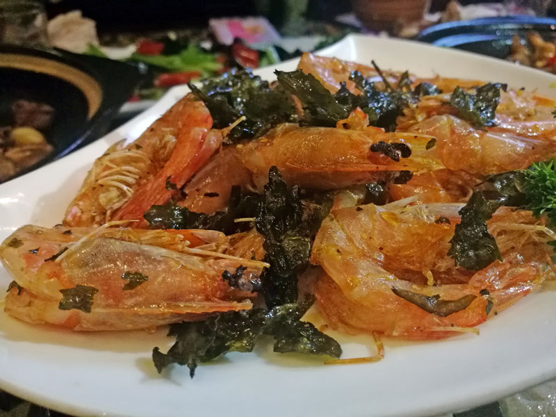 广西全猪宴哪里最好吃,南宁吃烤巴马香猪肉哪家最出名