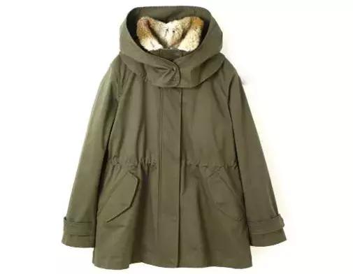 她又会穿又爱做白日梦，我觉得很可爱