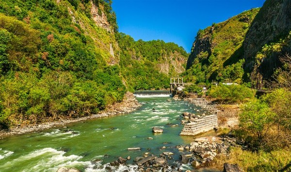 腾冲火山和热海哪个更值得去,去看腾冲火山