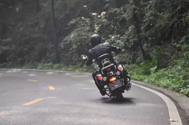 国产巡航摩托车600cc,国产美式v缸太子力帆v16