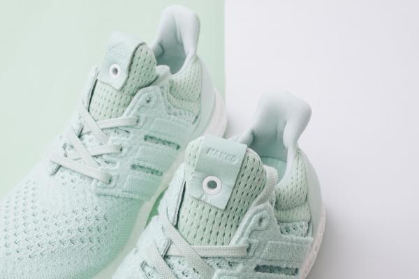 李宇春潮穿GUCCI,学陈奕迅、李易峰穿粉色耍萌