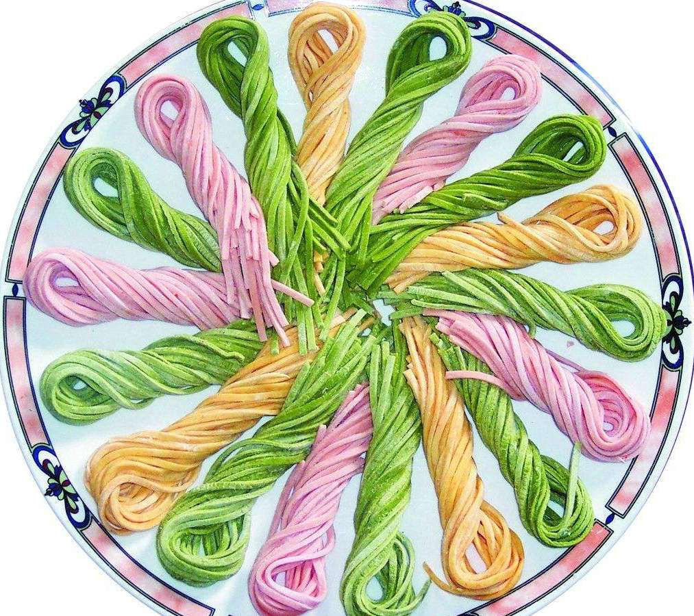 彩色面条用什么蔬菜,彩色蔬菜面条的做法