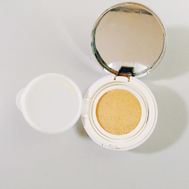 8款干皮自用热门底妆粉底大评测 (新手底妆最好用什么粉底)