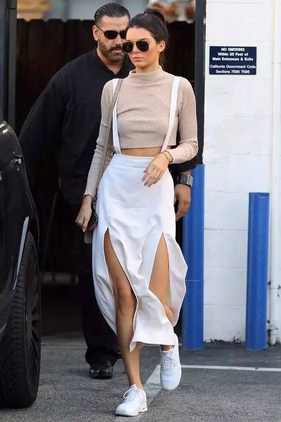 TA才是肯豆真爱｜流水的时尚造型铁打的小白鞋