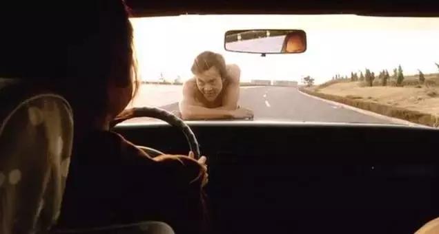 性无能,被劈腿,对着大海撸啊撸,廖凡因女友劈腿裸奔后开枪自杀