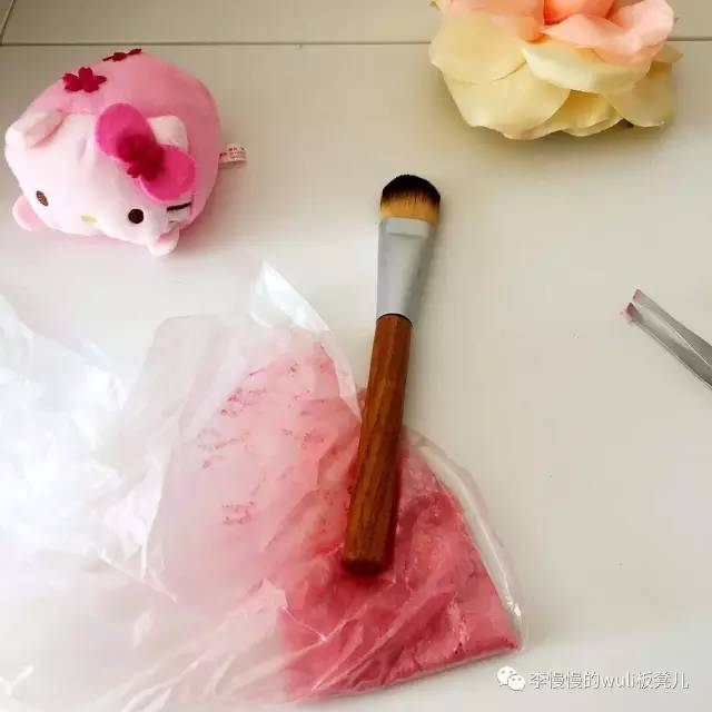 兰蔻玫瑰高光抢不到，我自己做了个花瓣腮红过过瘾