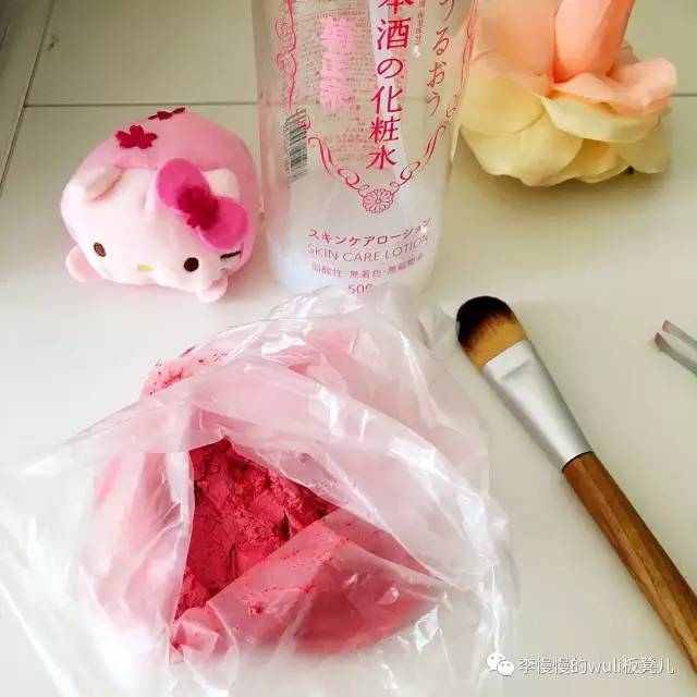 兰蔻玫瑰高光抢不到，我自己做了个花瓣腮红过过瘾