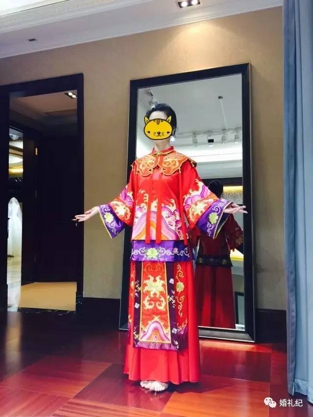 太瘦婚纱撑不起来？她们试完10家店，发现这3个款式最遮骨头