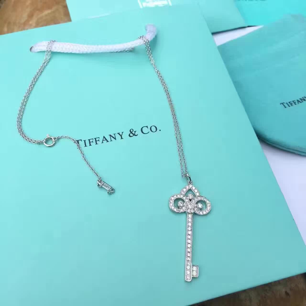 送给自己心仪的女生有哪些饰品推荐呢？