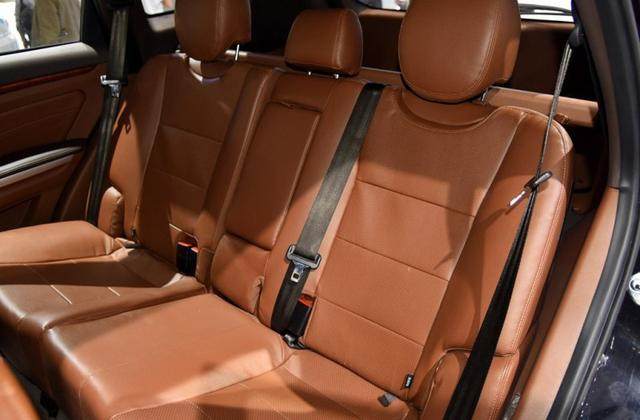 这款6万多起的suv加长又增配,这款suv性价比超高外形小巧精致