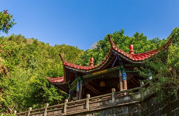 腾冲火山和热海哪个更值得去,去看腾冲火山