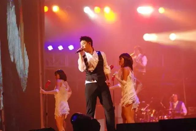 新华路武汉足球,武汉市江汉区新华路17号