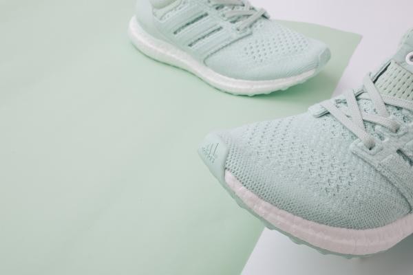 李宇春潮穿GUCCI,学陈奕迅、李易峰穿粉色耍萌