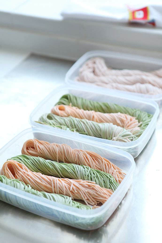 彩色面条用什么蔬菜,彩色蔬菜面条的做法