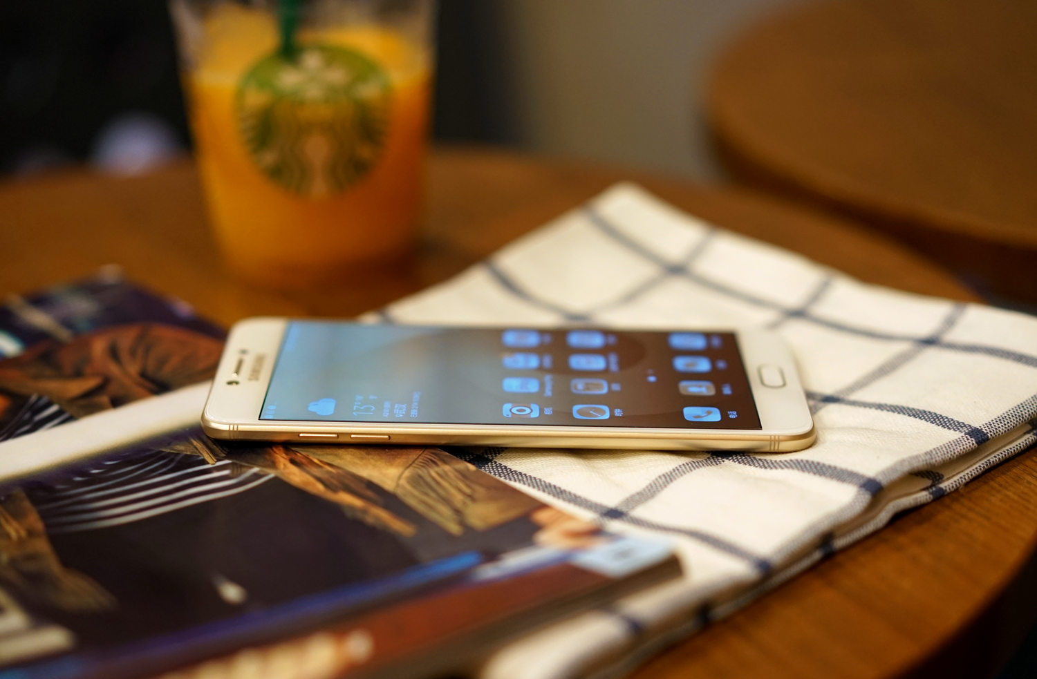 三星galaxyc7pro什么时候出的,三星galaxyc7pro什么价格