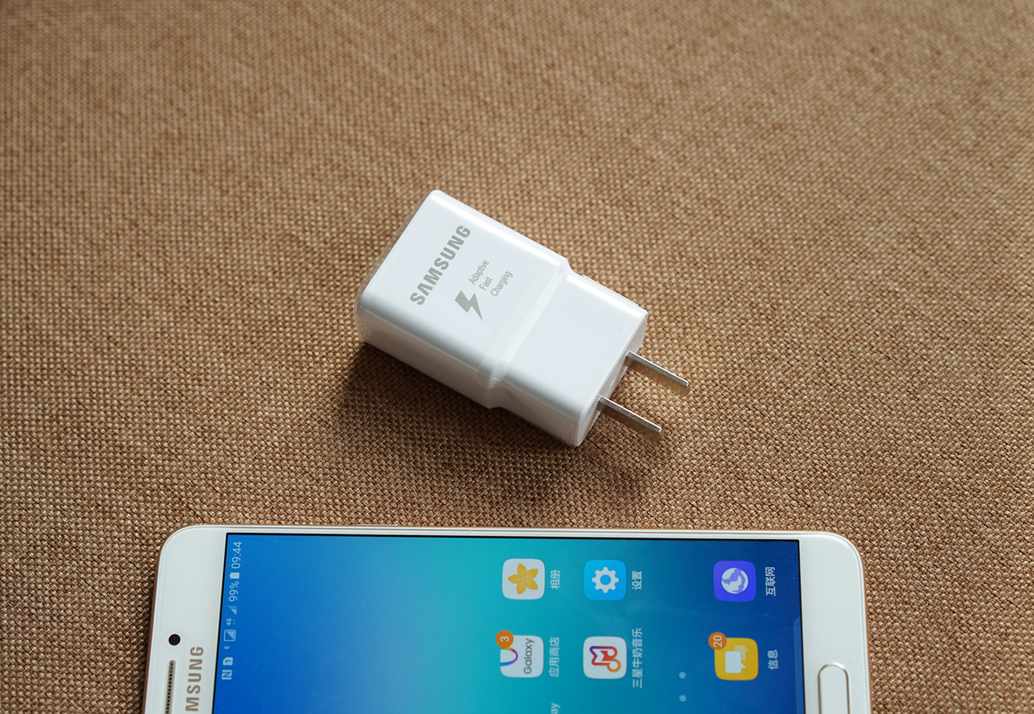 三星galaxyc7pro什么时候出的,三星galaxyc7pro什么价格