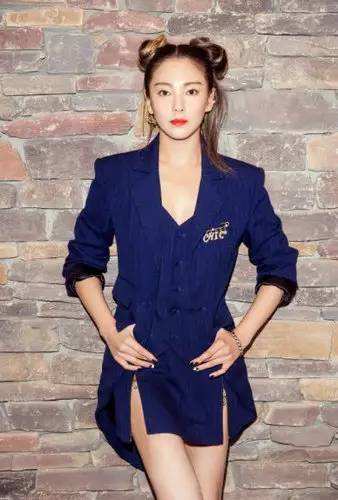 跟风卖萌！女星哪吒头齐装嫩戚薇林志玲变少女最后那位没眼看