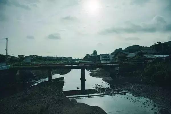 时间的蜕变留下的只有沧桑和无奈,时间的流逝历史的变迁