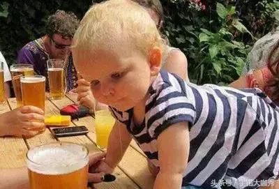 饮酒危害大，宝宝饮酒会有什么样的危害