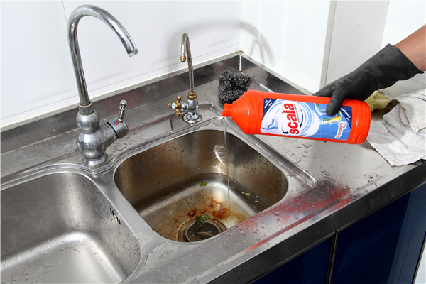 水槽下水道油垢堵塞怎样处理,厨房水槽清理油垢小妙招