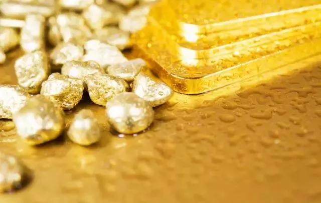 黄岛麦凯乐买的周大福金链子“掉漆褪色”，网友评论炸了