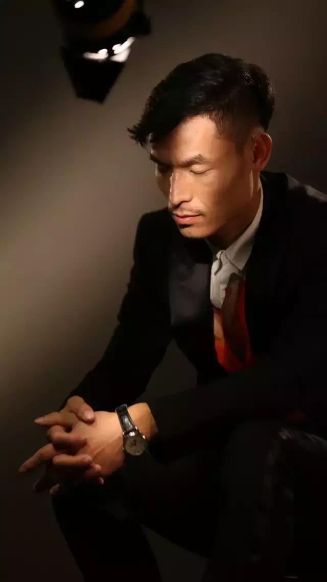 阿玛尼时尚风石英腕表,阿玛尼时尚走秀视频