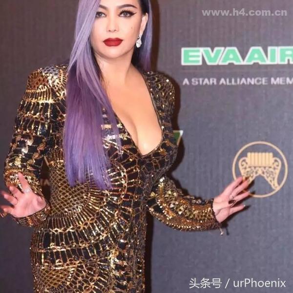 59届格莱美红毯十佳造型,格莱美奇葩红毯造型