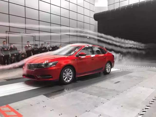 一小时27500元的风，吹出了荣威I6的骄傲放纵