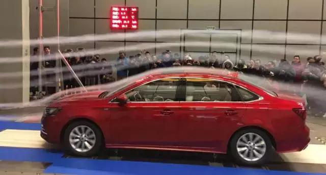 一小时27500元的风，吹出了荣威I6的骄傲放纵