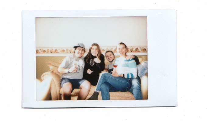 全球首个由再生纸板制成的拍立得,复古情怀满满!